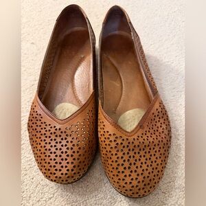 Dansko Women’s Tan Perforated Ballet Flats